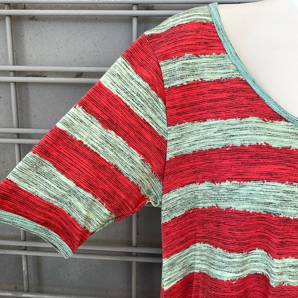 LulaRoe Striped & Microstriped Printed Perfect T High Low Top-#0230 - Picture 4 of 12
